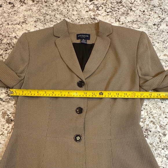 Ann Taylor Women's Herringbone Taupe Blazer - Picture 5 of 6